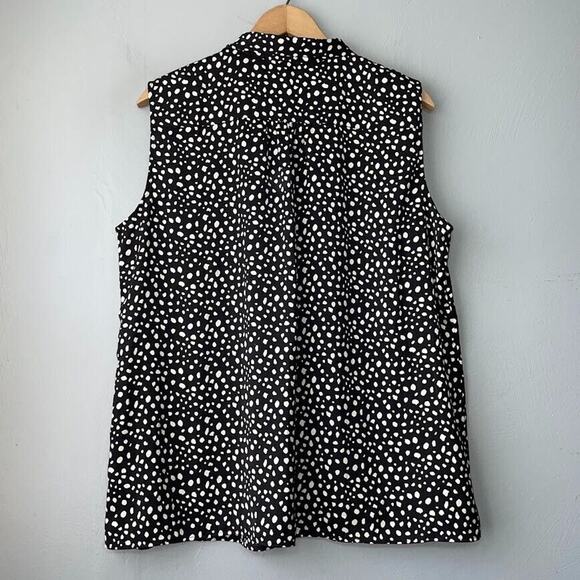 Uniqlo Black and White Polka Dot Blouse - Picture 4 of 9